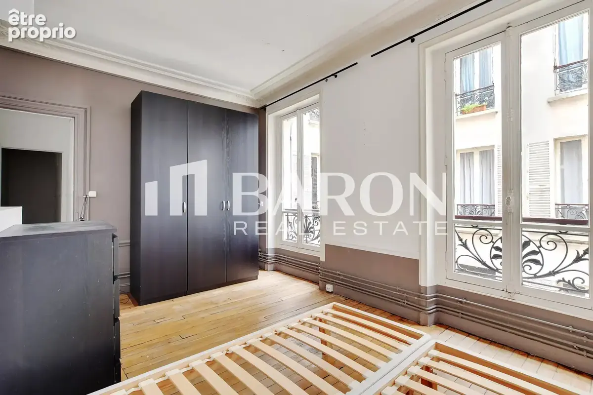 PARIS IXe - 148m2 - 5 Pièces 3 Chambres - photo 4