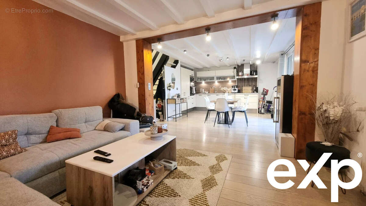 Appartement à CHALLES-LES-EAUX