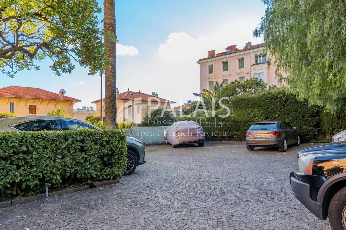 Appartement à BEAULIEU-SUR-MER
