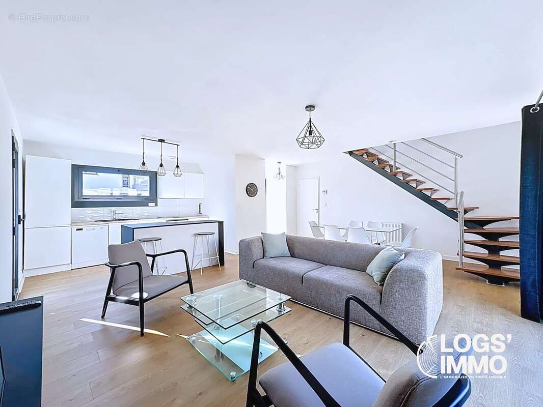 Maison à VILLENAVE-D&#039;ORNON