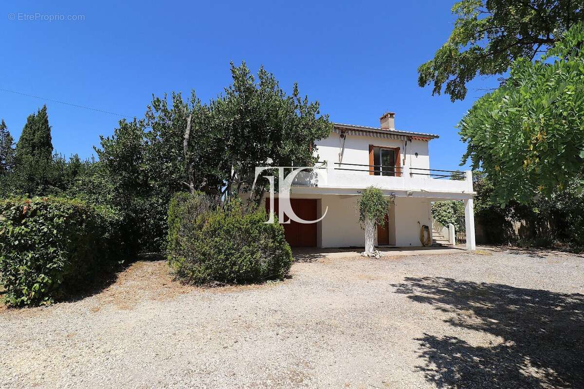 Maison individuelle sur 3434 m² de terrain avec toiture neuve Saint Ambroix - photo 12