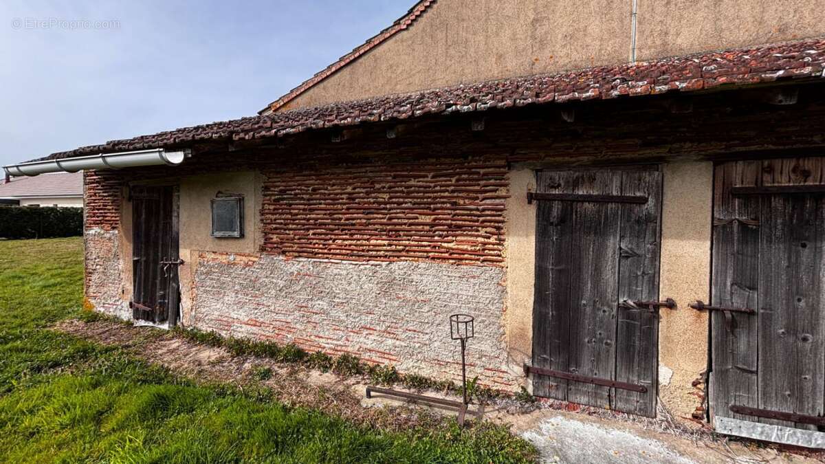 Maison à HUILLY-SUR-SEILLE