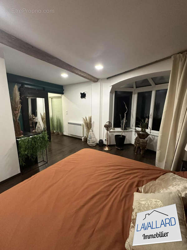 Maison à QUOEUX-HAUT-MAINIL