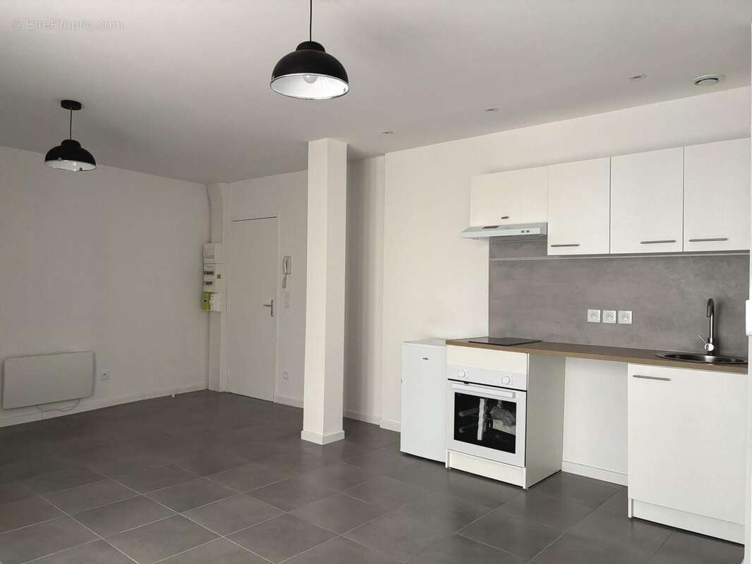 RDC Cour - Appartement à SALLELES-D&#039;AUDE