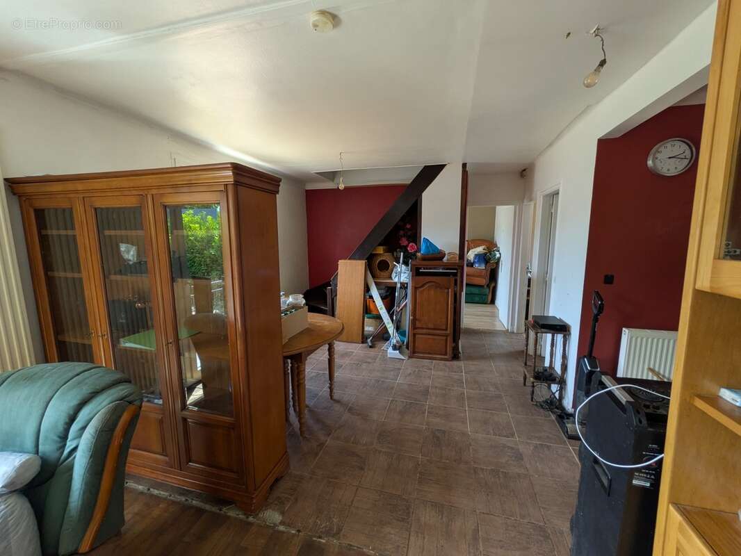 Ploerdut maison en rez de chaussée surélevé de 6 pièces de 130m² environ parcelle clôturée de 1327m² - photo 3