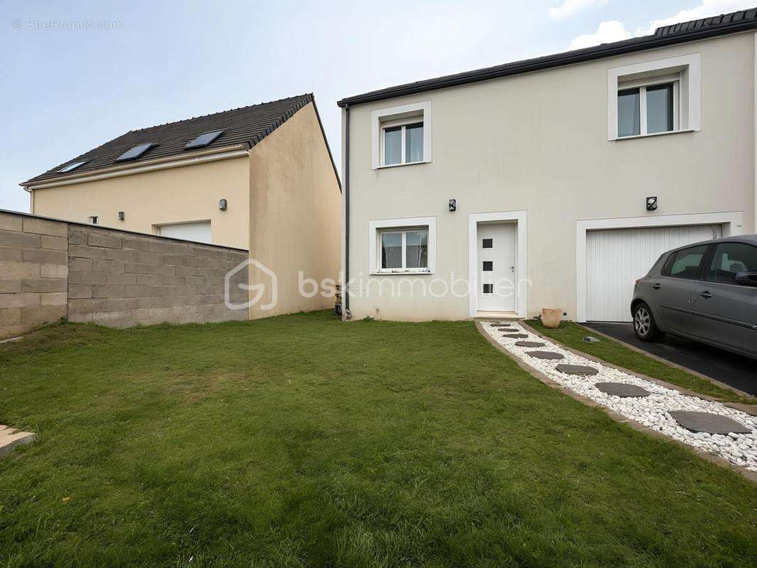 Maison à CHEPTAINVILLE