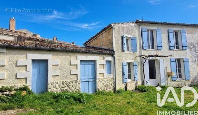 Photo 1 - Maison à MORTAGNE-SUR-GIRONDE
