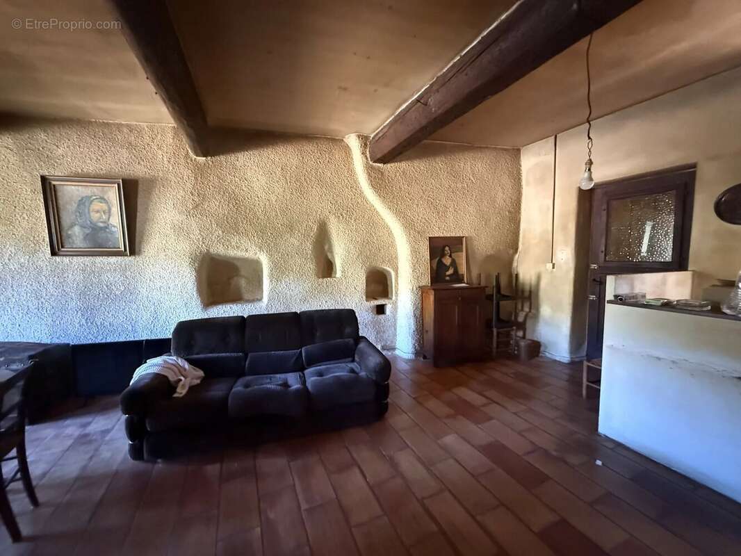 Maison à FEUILLA