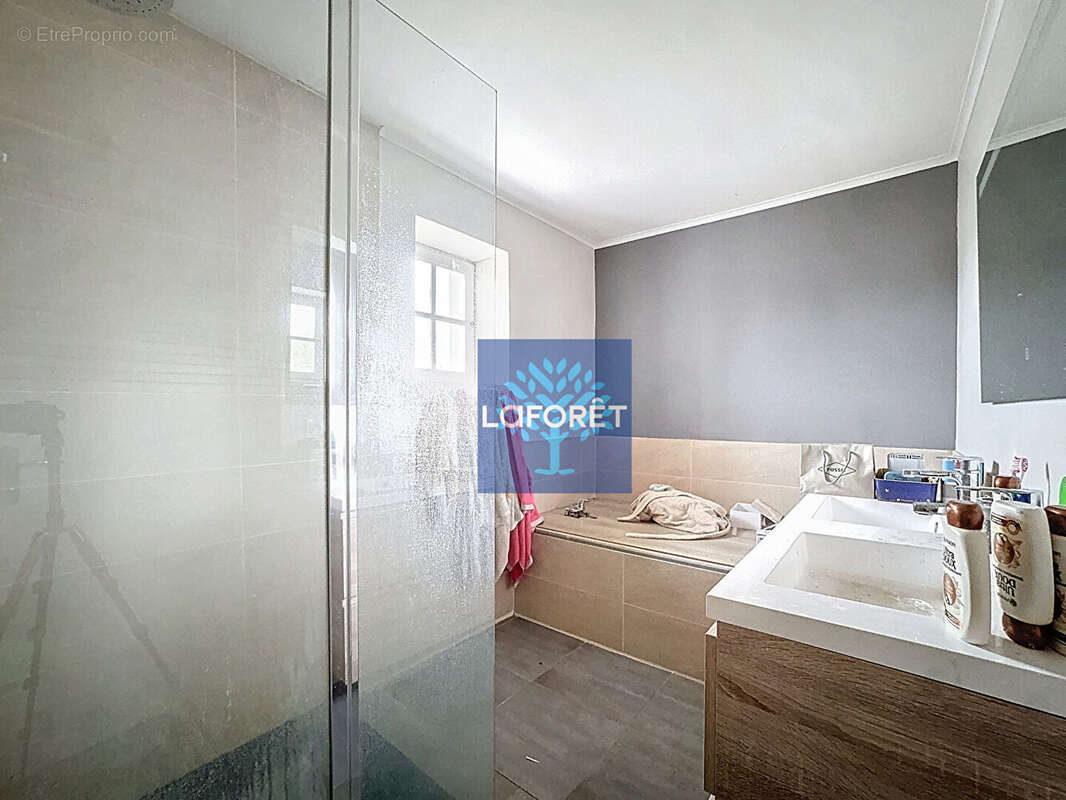 Brignais / Saint-Genis-Laval - Ensemble immobilier sur 2 500 m² de terrain - photo 10