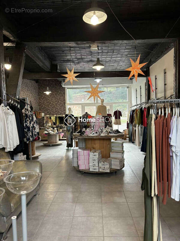 Commerce à LES PENNES-MIRABEAU