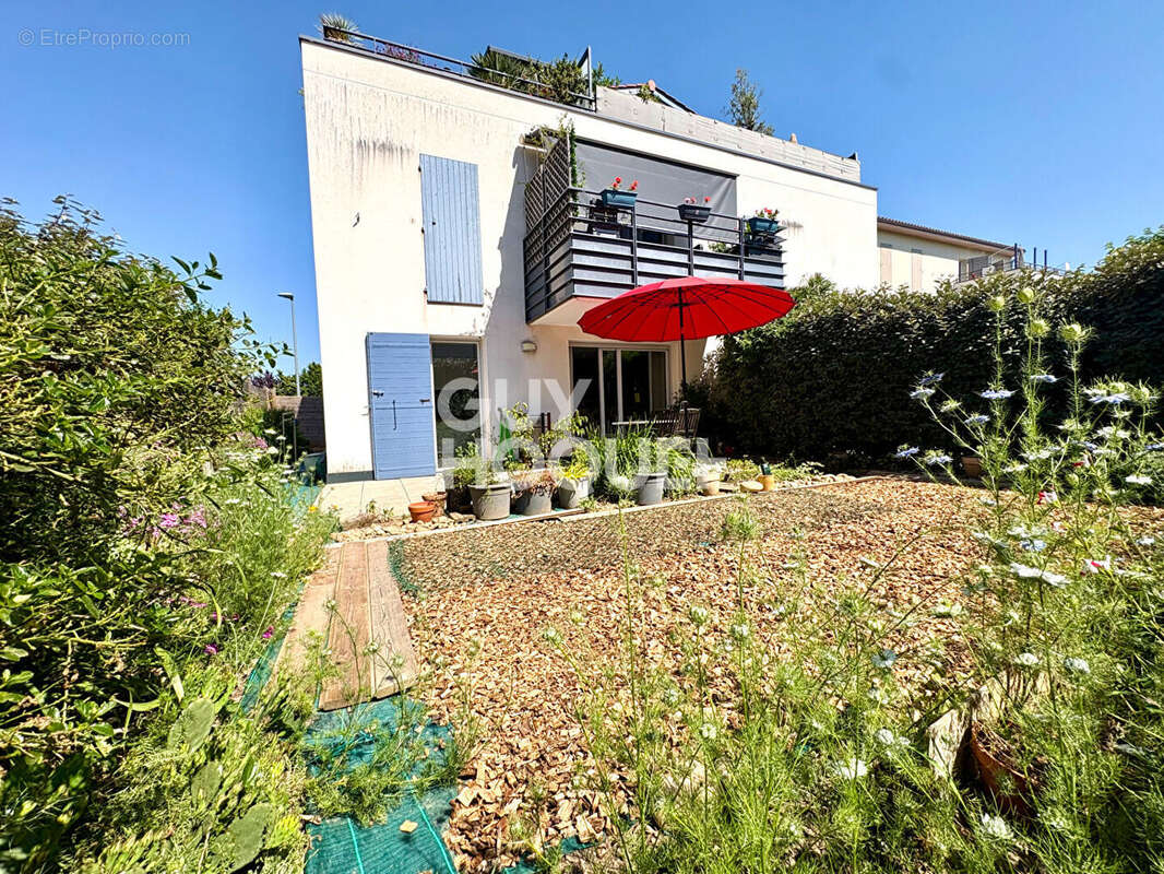 Appartement T3 en rez-de-jardin avec garage - Résidence Domaine du Vieux Moulin - photo 13