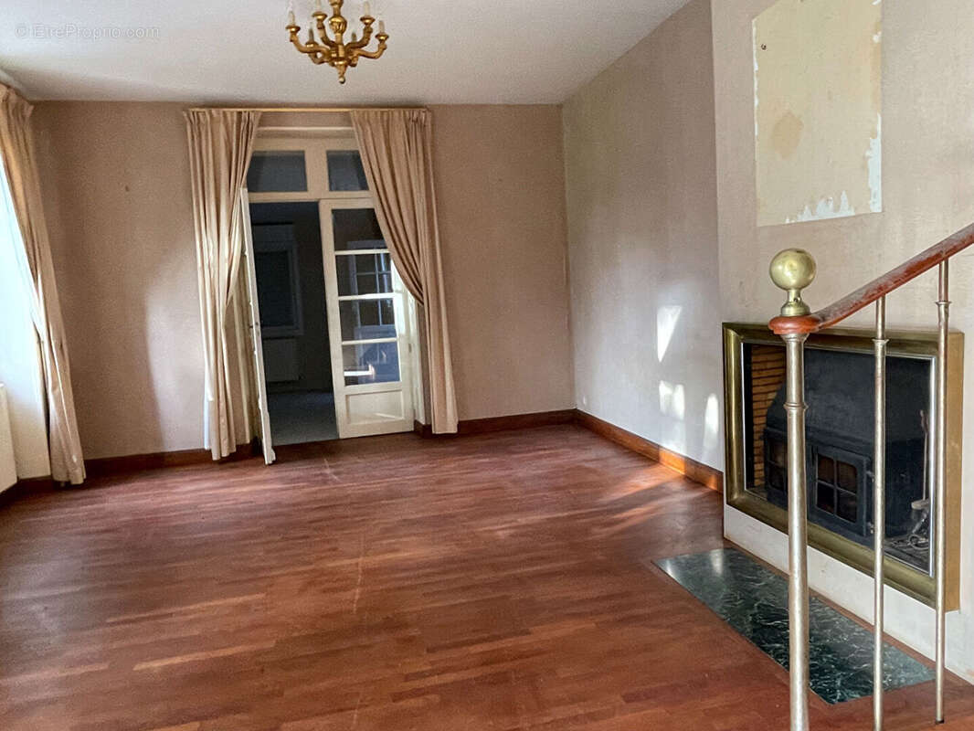 Maison à SAINT-PIERRE-DE-MAILLE