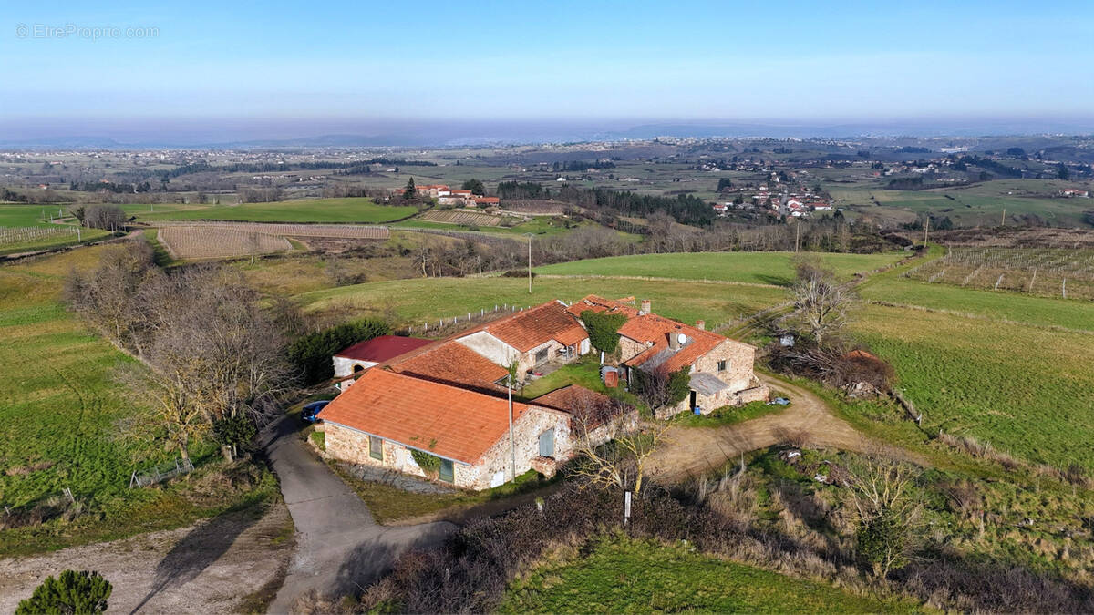 Maison à SAINT-JEAN-SAINT-MAURICE-SUR-LOIRE