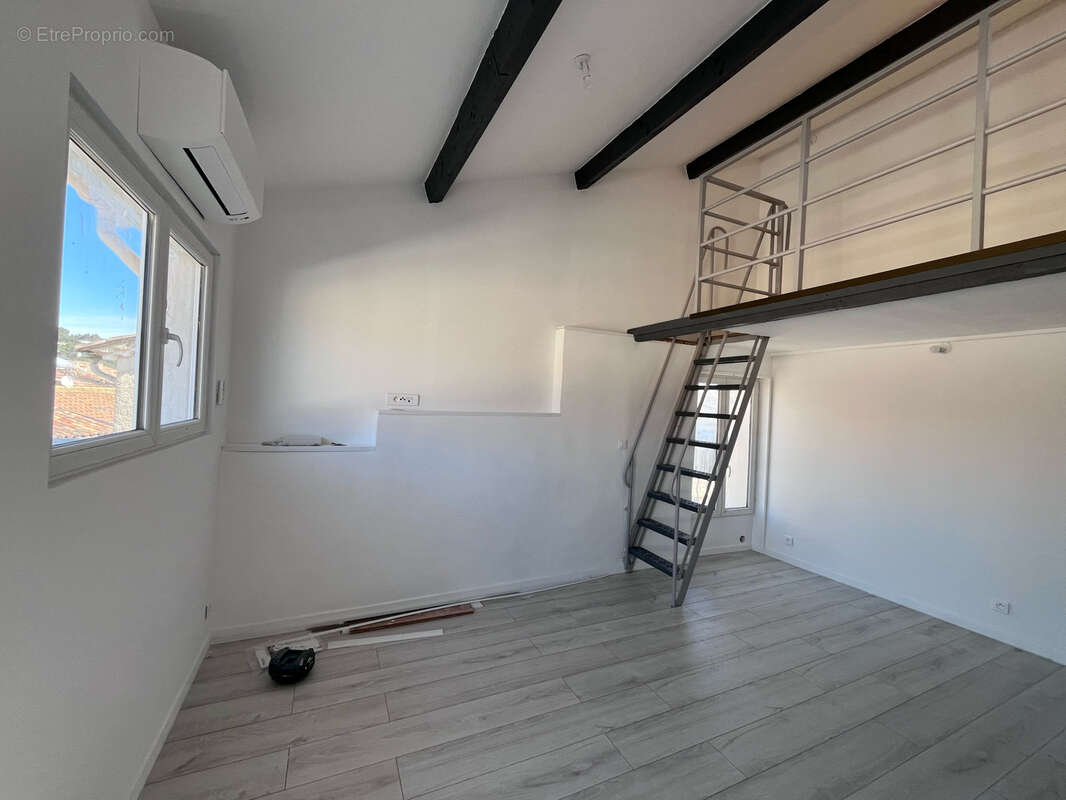 Appartement à CUERS