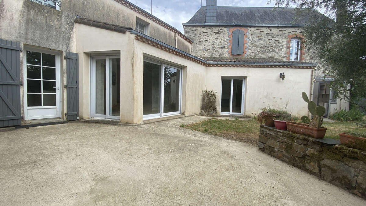 Maison à MOUCHAMPS