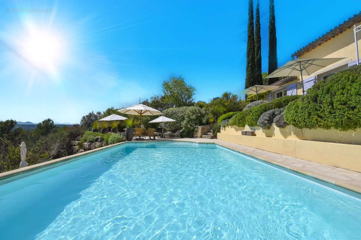 Maison à ENTRECASTEAUX