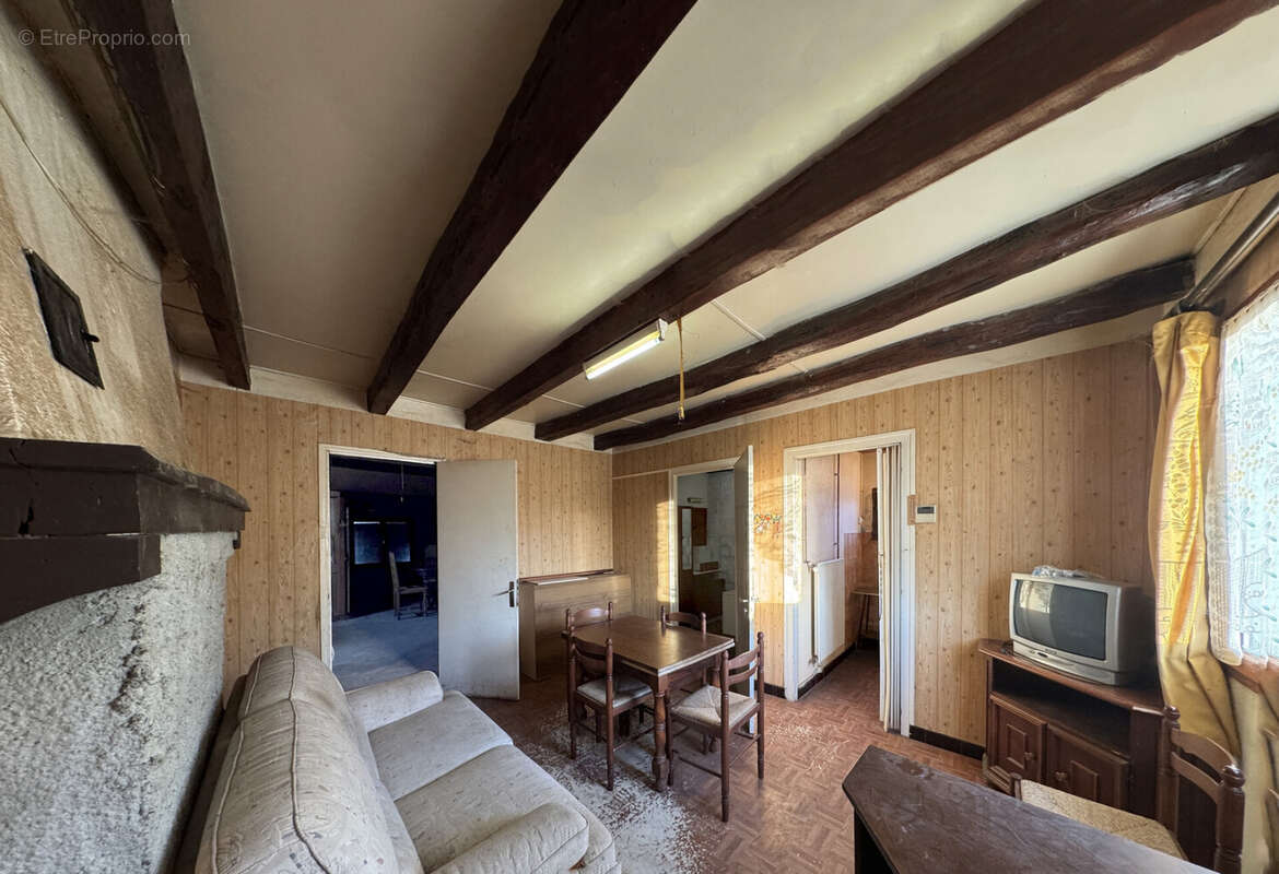 Maison à SAINT-GERVAIS-EN-VALLIERE