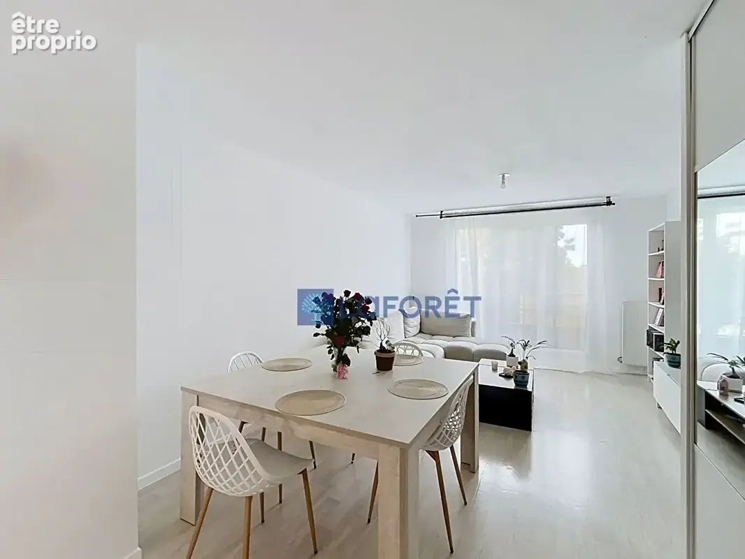 Appartement en duplex de 3 pièces avec 2 chambres à Saint Pierre Du Perray - photo 2