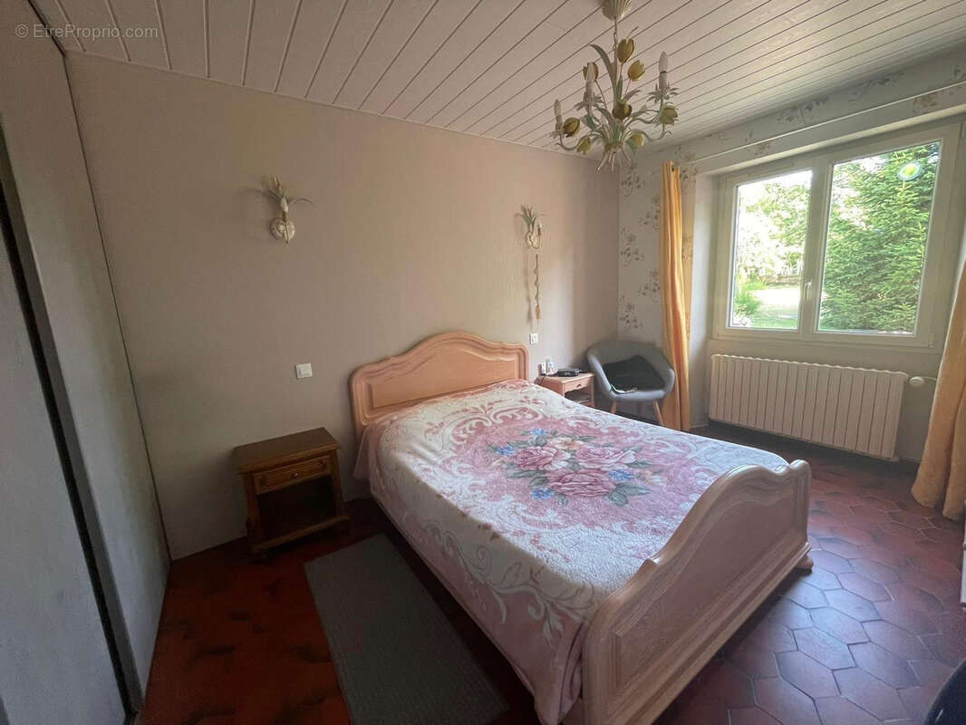 Maison à LE MELE-SUR-SARTHE