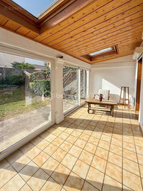 Maison à MOISSY-CRAMAYEL