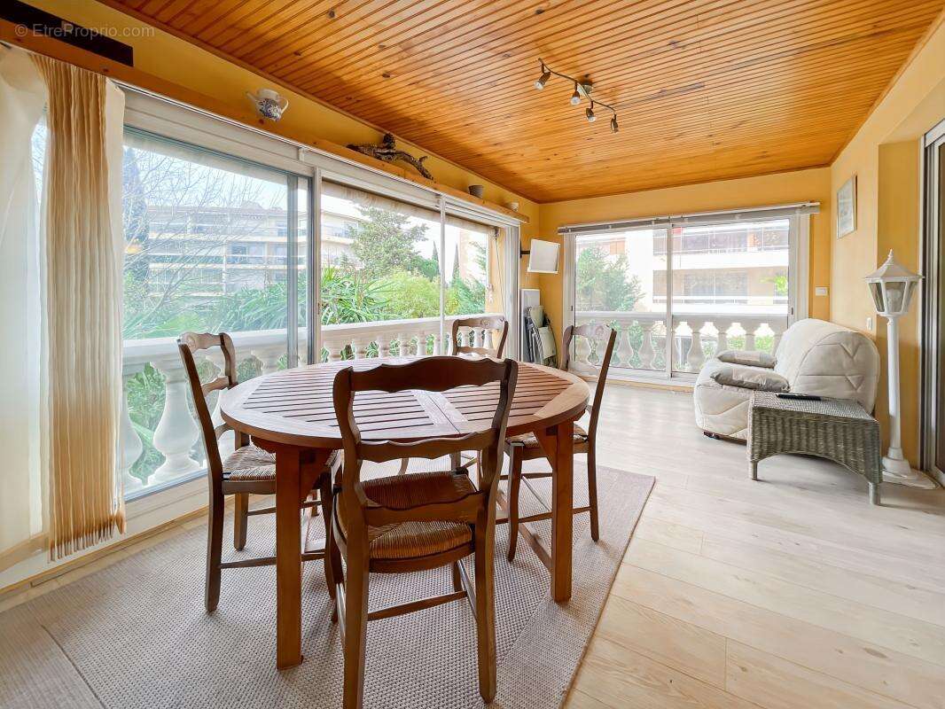 Appartement à FREJUS