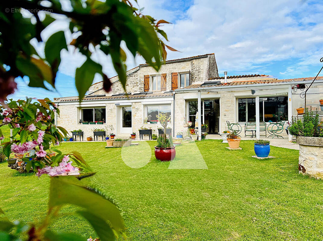 Maison à CHERMIGNAC