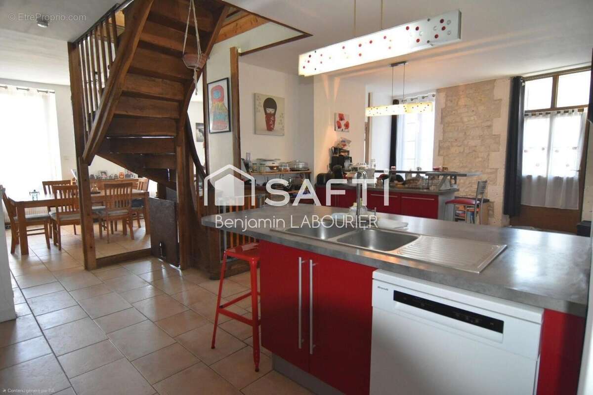 Maison 195 m² à Appoigny  - photo 4