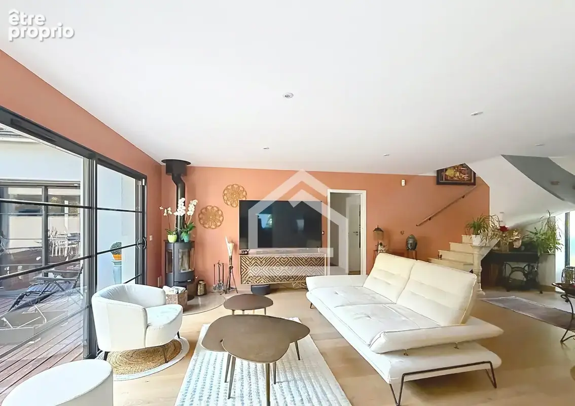 Maison contemporaine de 198 m2, 5 chambres, piscine et double garage - photo 10