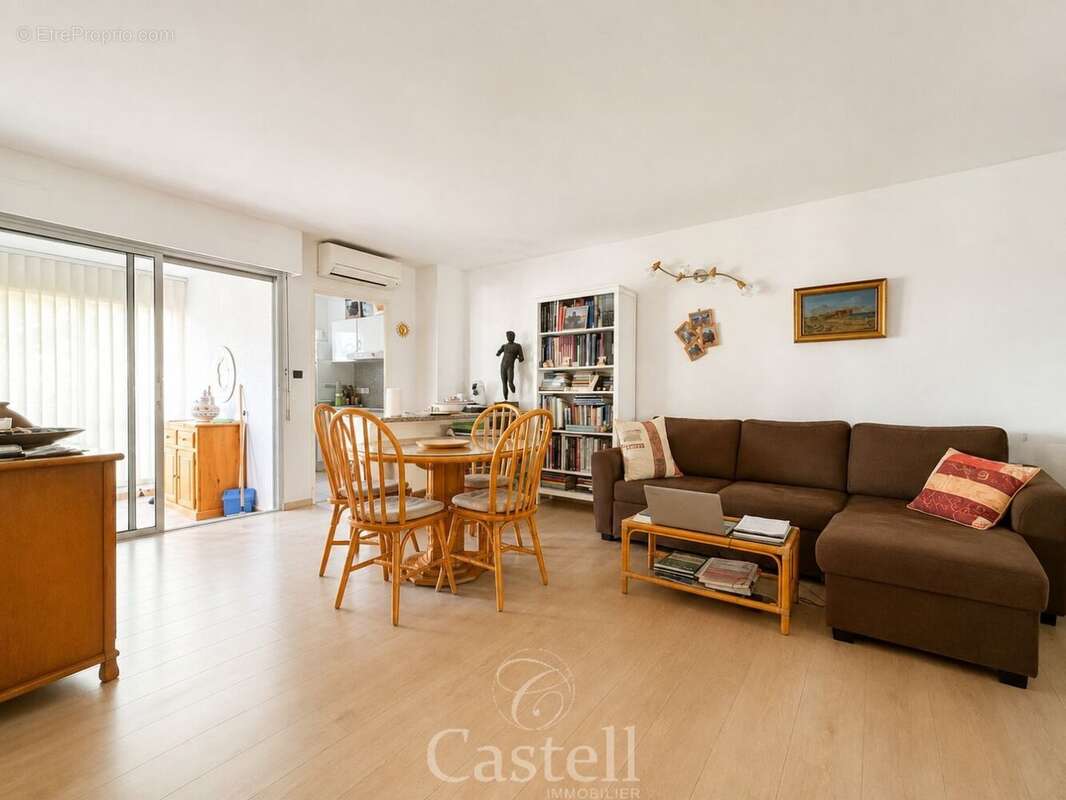 *** grand deux pieces + parking, cave et terrasse *** - photo 2