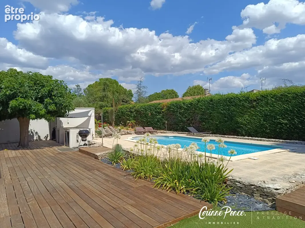 Villa rénovée contemporaine avec piscine, dépendance et atelier - photo 18