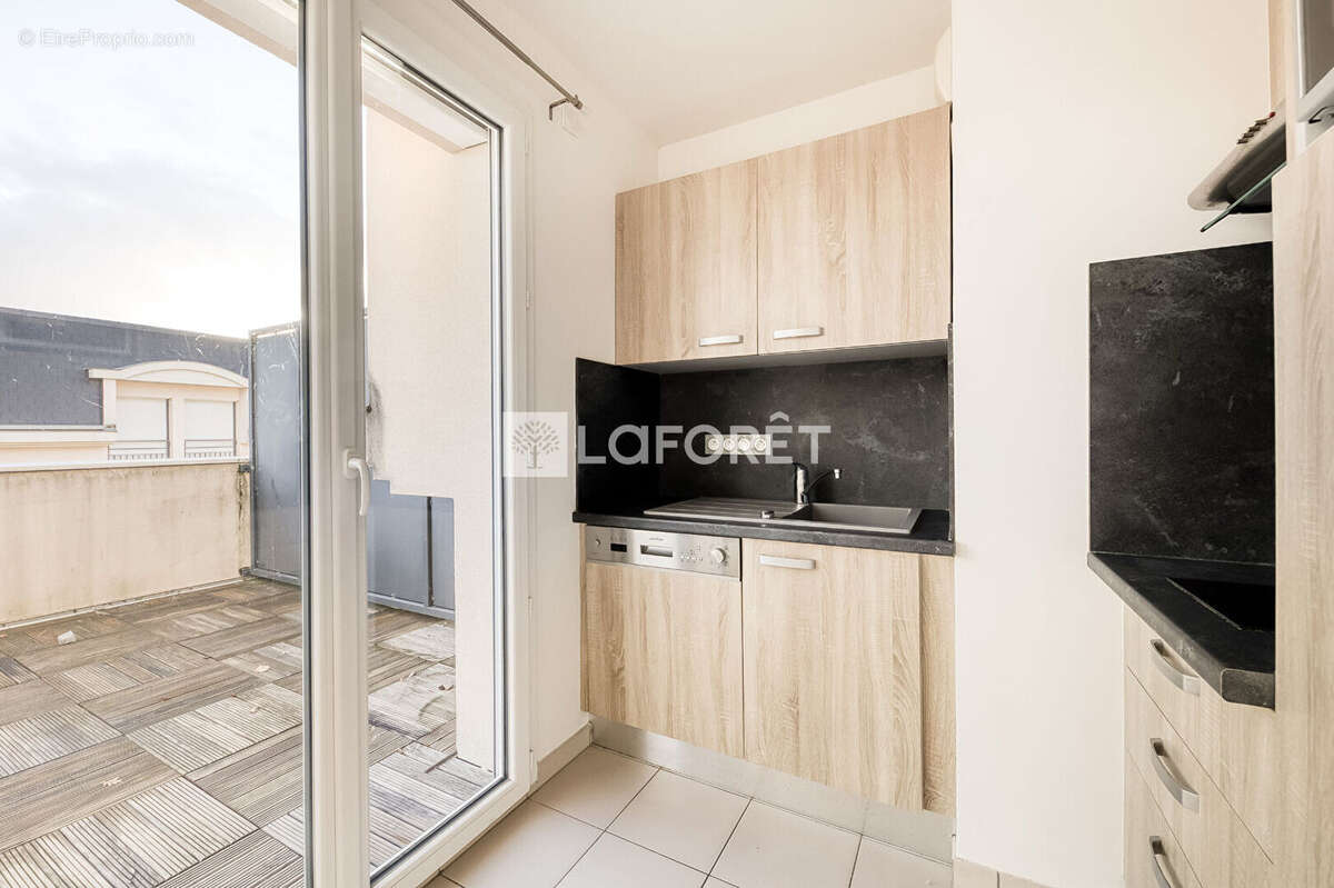 Appartement à EMERAINVILLE