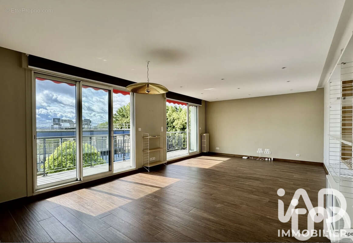 Appartement 150 m² à Suresnes  - photo 3