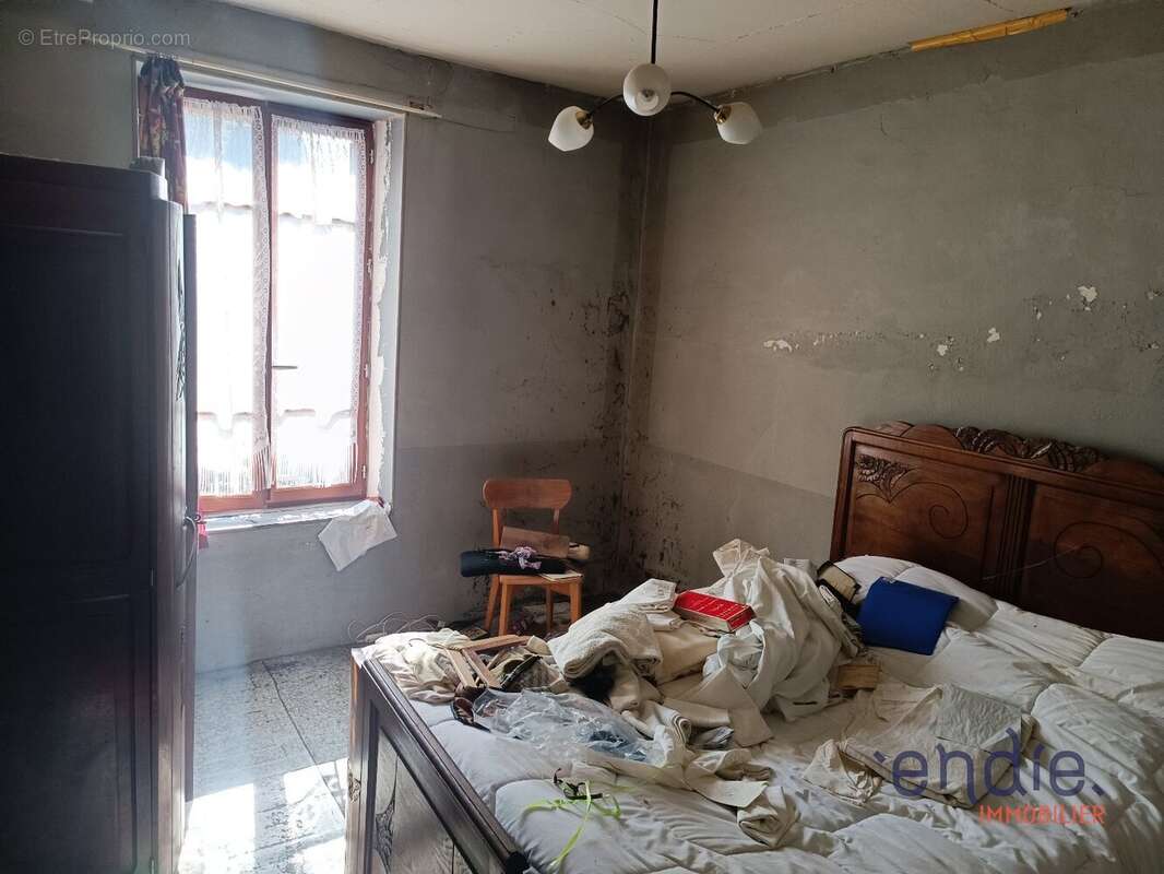Maison 6 pièces à vendre à THENEUILLE à proximité de la forêt de TRONCAIS - photo 6