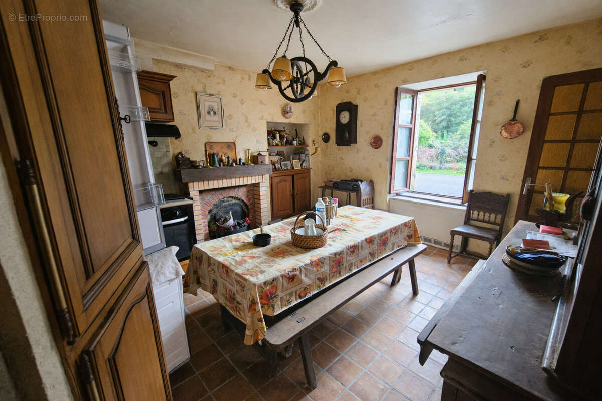 Maison à SAINT-DENIS-DES-MURS