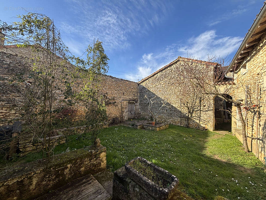 Maison à LAVOUX