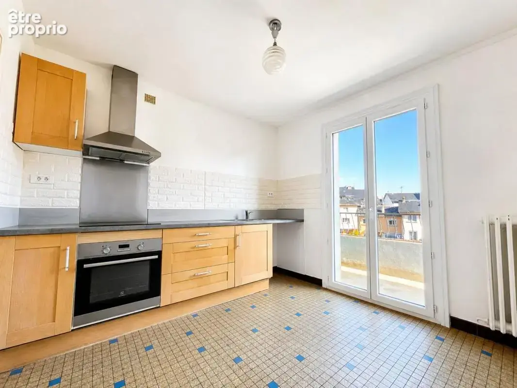 Appartement T3 dernier étage, traversant avec vue imprenable - photo 2