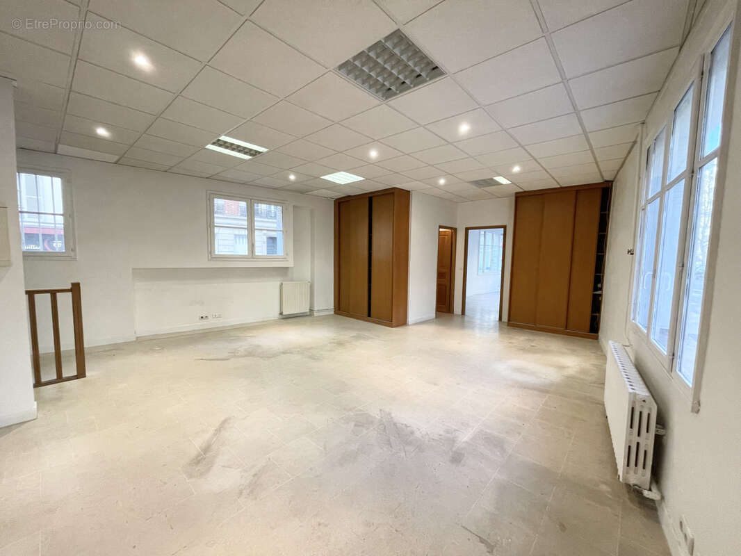 Commerce à PARIS-16E