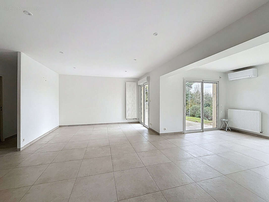 Maison à BLANQUEFORT