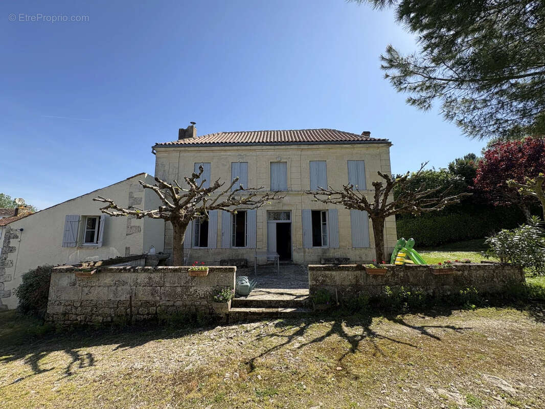 Maison à SAINT-SAVINIEN