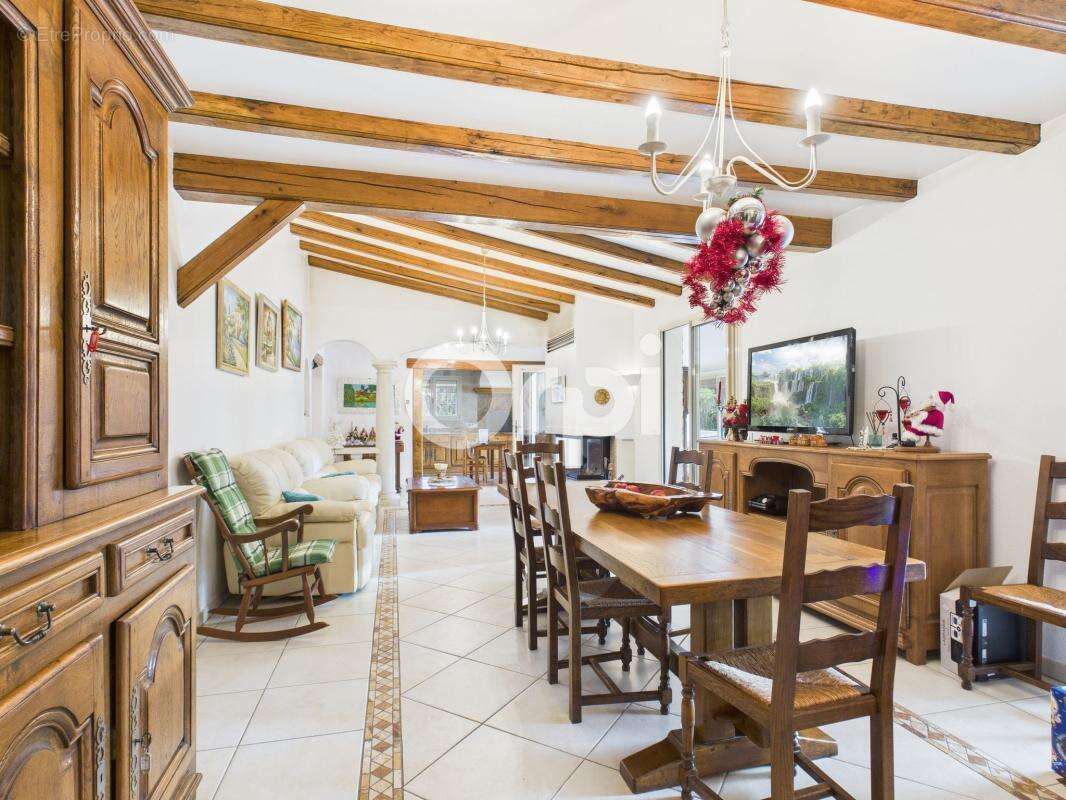 Maison à MONTAUROUX