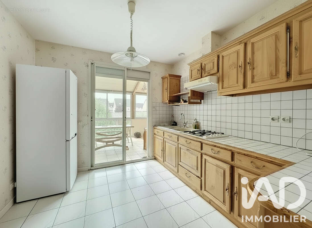 Maison 111 m² à Saint-Jacques-De-La-Lande  - photo 3