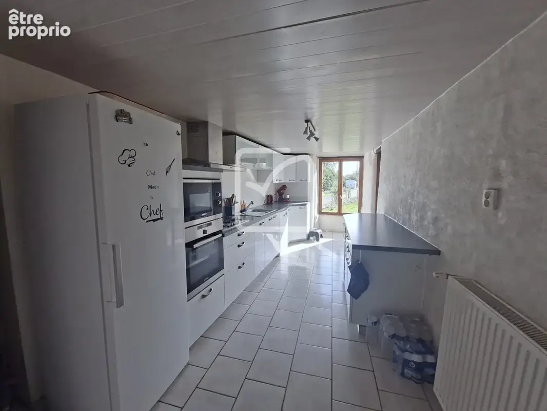 Longère 9 pièces, 6 chambres sur 3088 m2 de terrain clos. Saint-Brieuc De Mauron - photo 4
