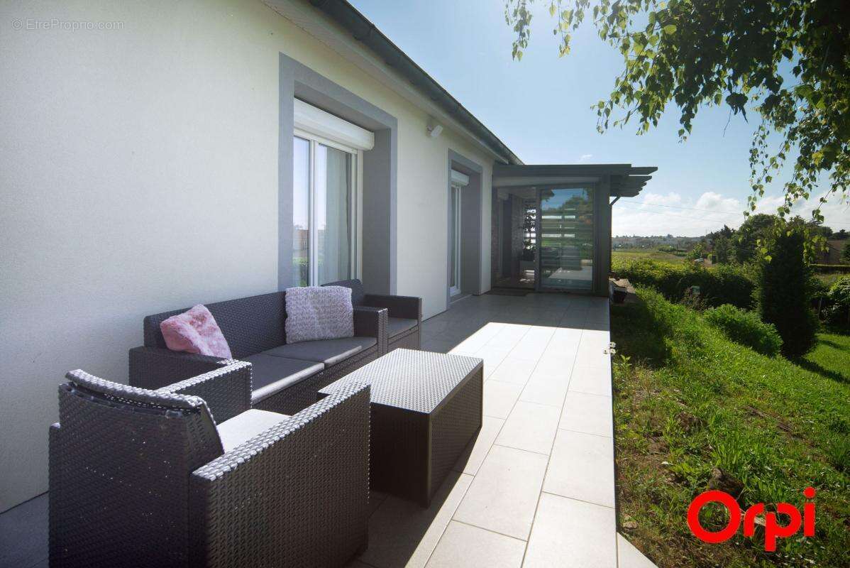 Maison à CHARNAY-LES-MACON