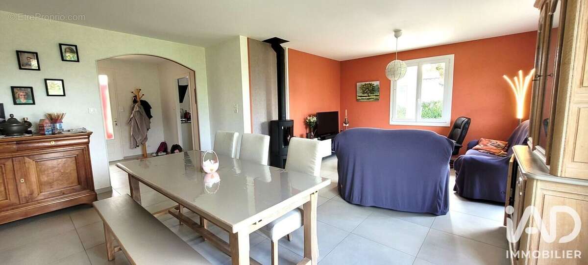Maison 151 m² à Saint-Denis-La-Chevasse  - photo 9