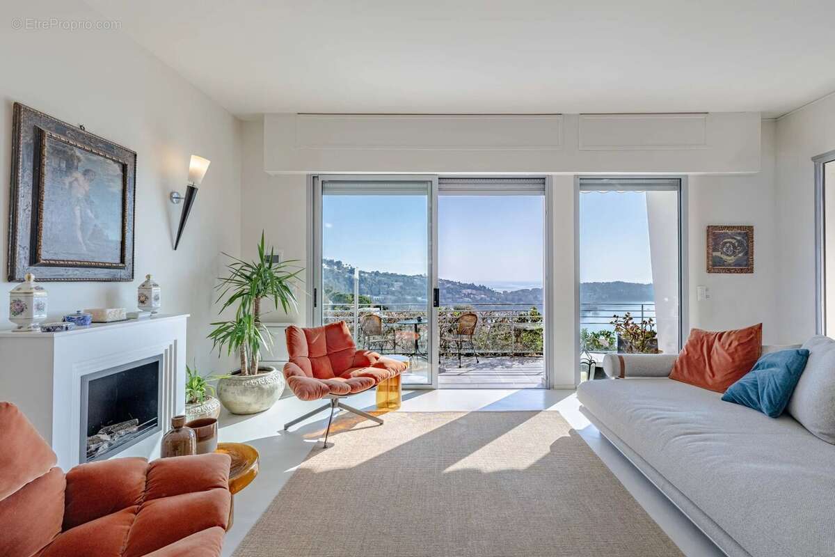 Villefranche sur Mer - Spectaculaire 3p avec terrasse et jardin vue panoramique, garage partagé en sus - photo 2