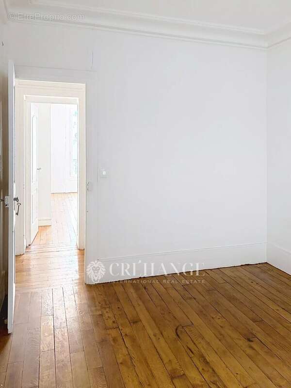 Appartement à PARIS-10E