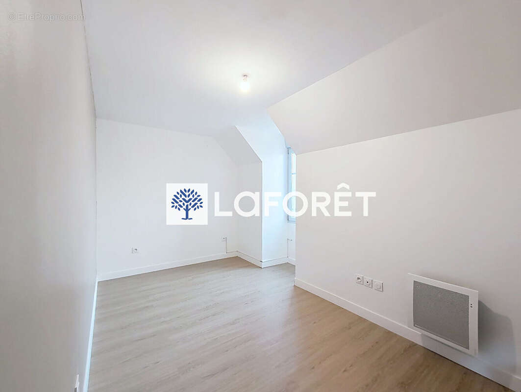 Maison à JOUY-LE-CHATEL