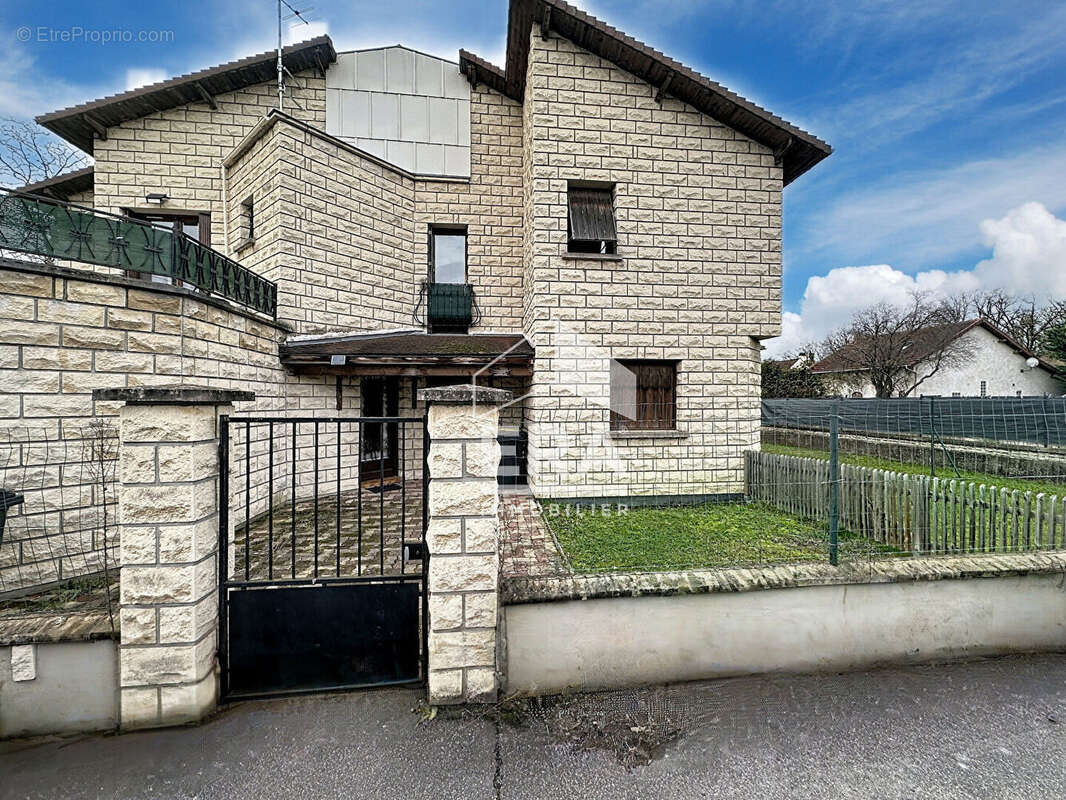 Appartement à ERAGNY
