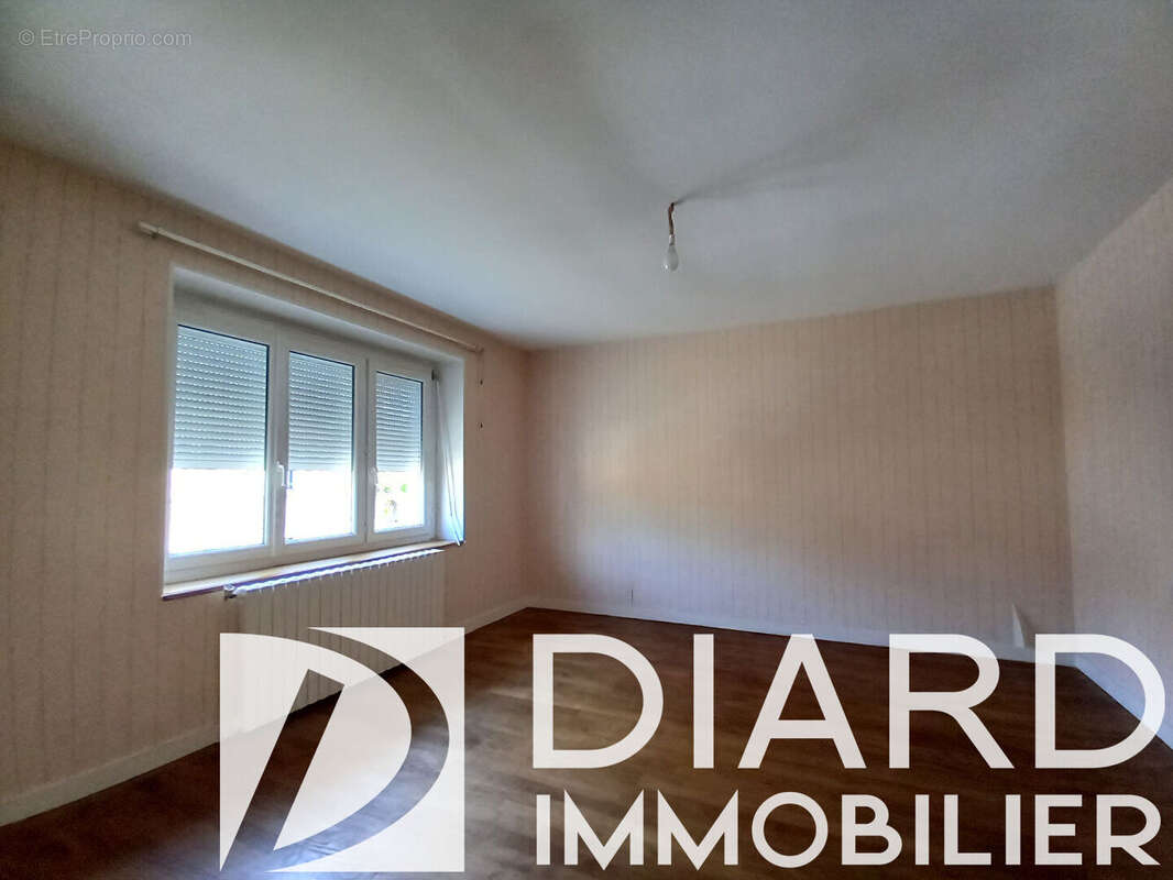 Appartement à FOUGERES