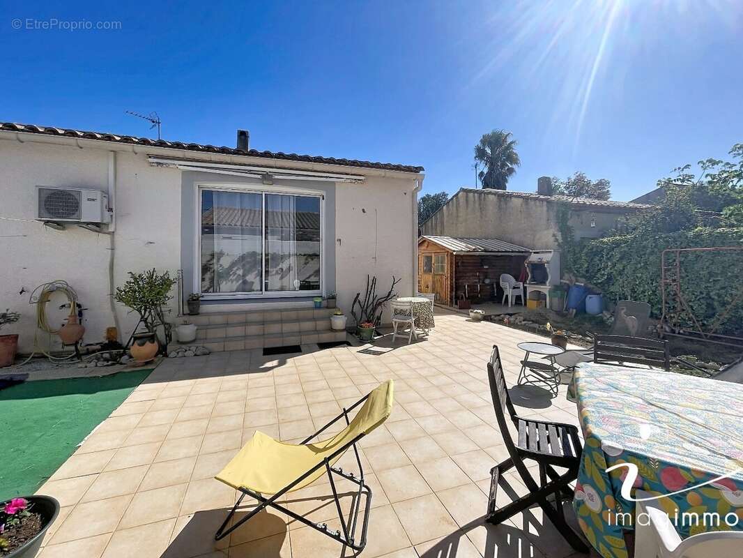 Maison à MAUGUIO